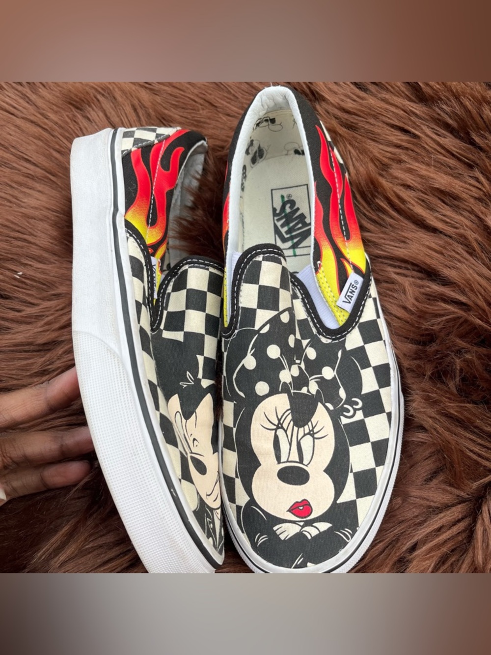 Disney x Vans Mickey and Minnie Canvas Sneakers - Picture 9 of 14